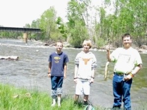 boys-fishing